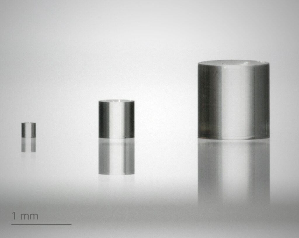 Three cylinders printed using IPX-Clear from Nanoscribe